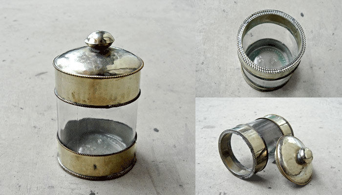 ニッケル装飾瓶