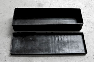 鉄のペンケース