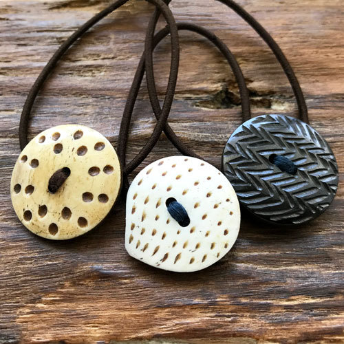 牛骨ボタンヘアーゴム(tane)