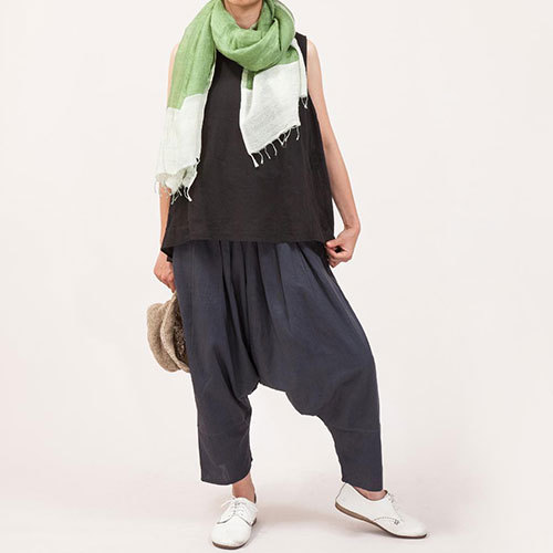 RHヨコ刺繍ノースリトップ