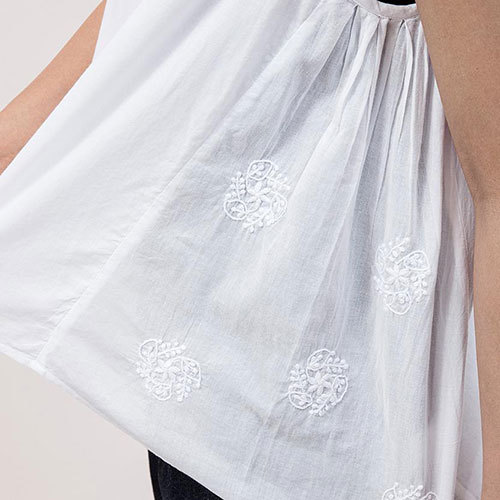 RHヨコ刺繍ノースリトップ