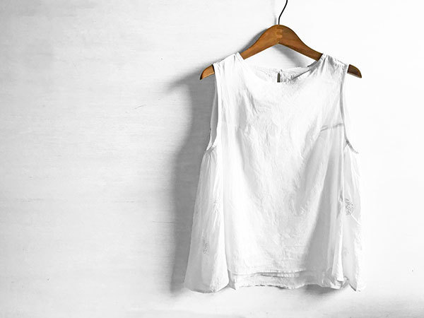 RHヨコ刺繍ノースリトップ